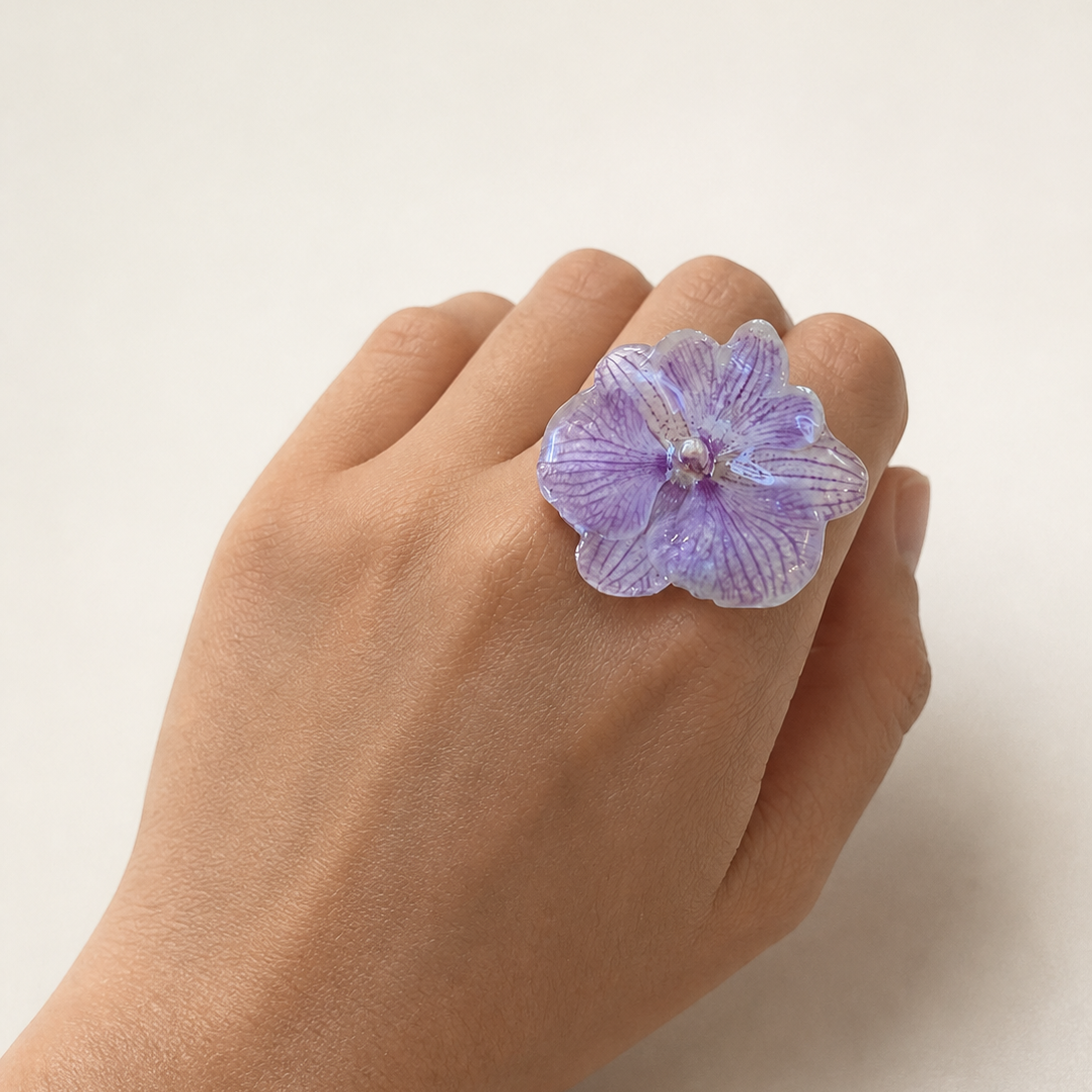 Violet flower statement ring handmade with a real bloom in resin